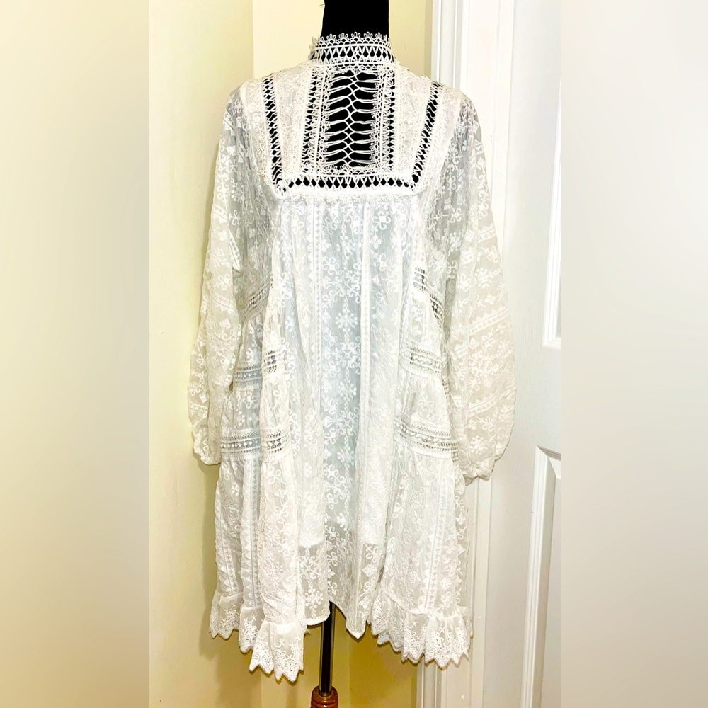 Avantlook white lace babydoll oversized dress